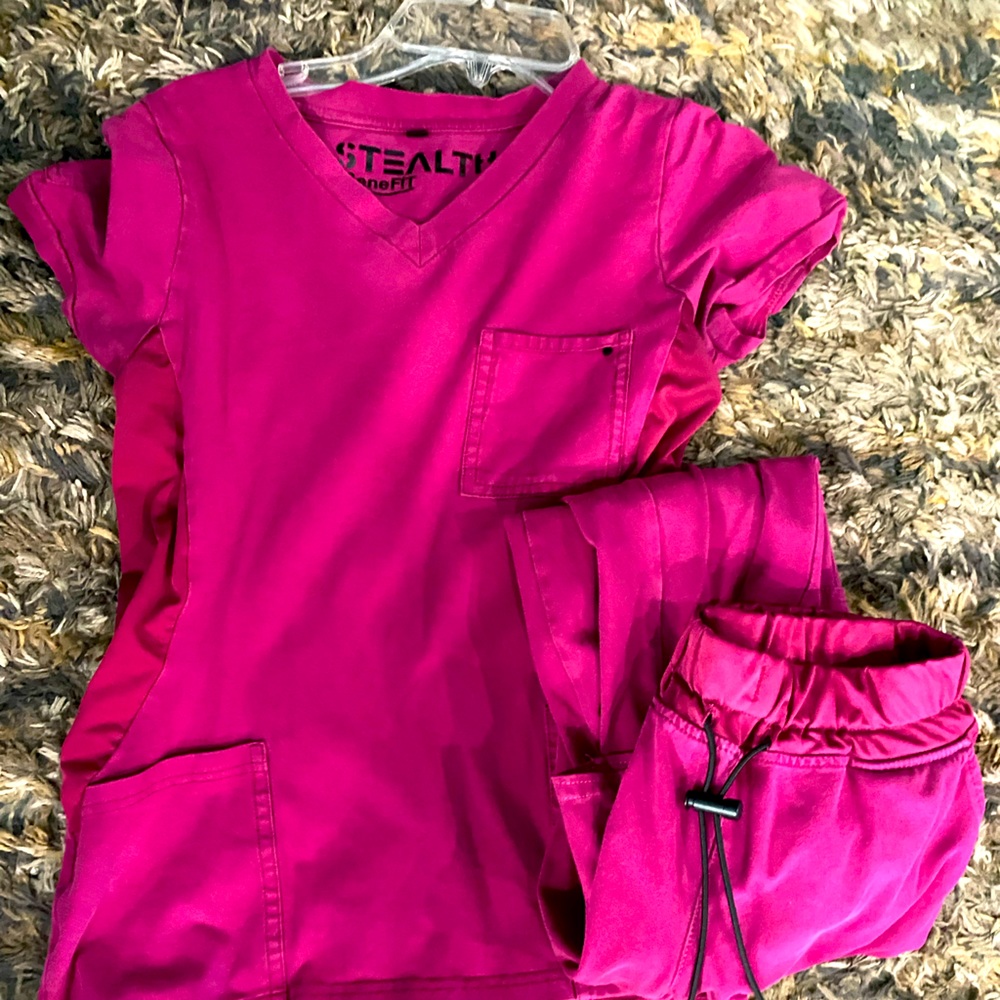 BENEFIT SCRUBS